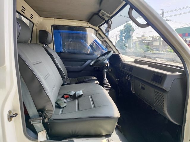 里程少、車況優、保養佳，動力穩定又省油，空間實用好載貨，可靠耐操可貸款輕鬆入手！  第4張相片