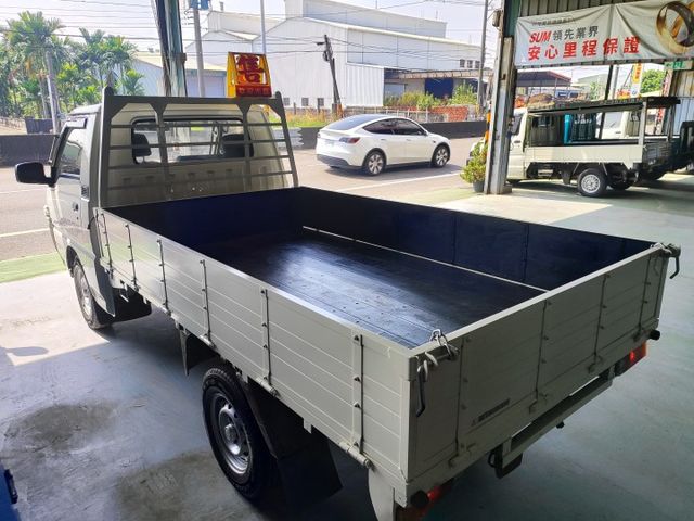 里程少、車況優、保養佳，動力穩定又省油，空間實用好載貨，可靠耐操可貸款輕鬆入手！  第8張相片