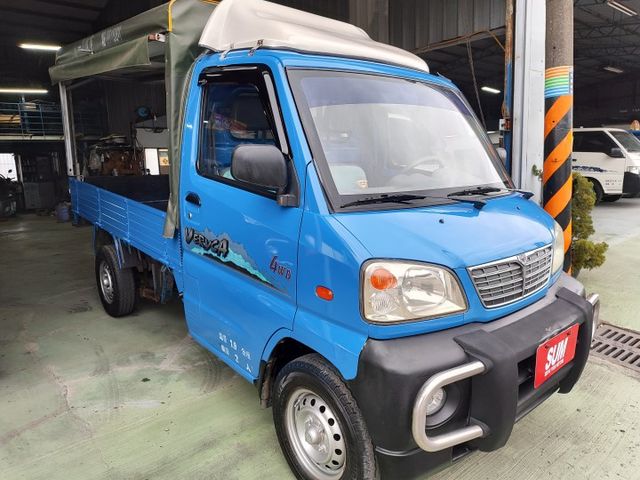 四輪傳動棚架貨車，動力強、耐操實用，車況良好、保養佳，適合山區與工地使用。附棚架超好載貨  第3張相片