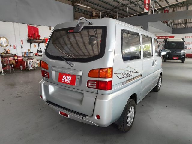 2010年八人座廂型車，空間大好運用，載人載貨兩相宜，車況穩定好開，平價實惠首選，家庭、商用都適合，輕鬆滿足多元需求！  第5張相片