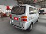 2010年八人座廂型車，空間大好運用，載人載貨兩相宜，車況穩定好開，平價實惠首選，家庭、商用都適合，輕鬆滿足多元需求！  第5張縮圖
