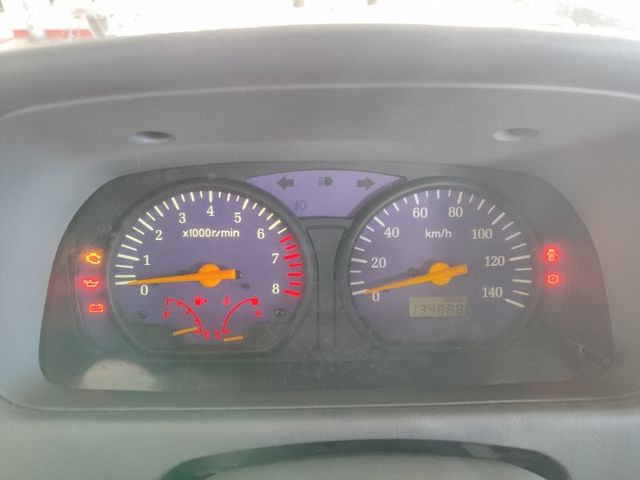 2010年八人座廂型車，空間大好運用，載人載貨兩相宜，車況穩定好開，平價實惠首選，家庭、商用都適合，輕鬆滿足多元需求！  第12張相片