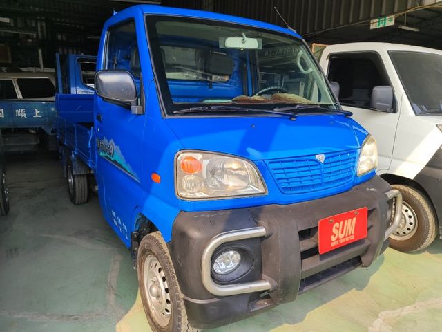 雙層尾門設計，上下貨方便省力，車況良好保養完善，小貨車靈活好開，載貨工作實用耐操！  第3張相片