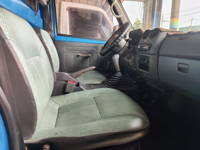 雙層尾門設計，上下貨方便省力，車況良好保養完善，小貨車靈活好開，載貨工作實用耐操！  第5張相片