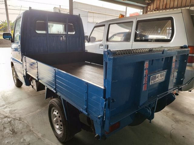 雙層尾門設計，上下貨方便省力，車況良好保養完善，小貨車靈活好開，載貨工作實用耐操！  第8張相片