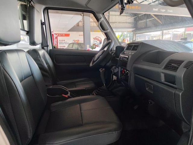 原漆原版件、車況超好，動力穩定保養完善，實用耐載好開，可貸款輕鬆入手！  第7張相片