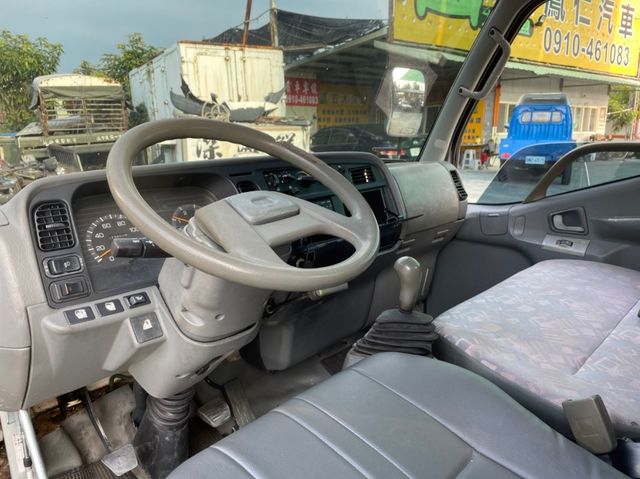 MITSUBISHI三菱 CANTER  第5張相片