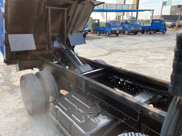 MITSUBISHI三菱 CANTER  第13張相片