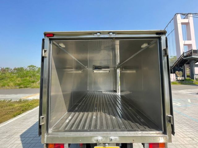 MITSUBISHI三菱 CANTER  第11張相片