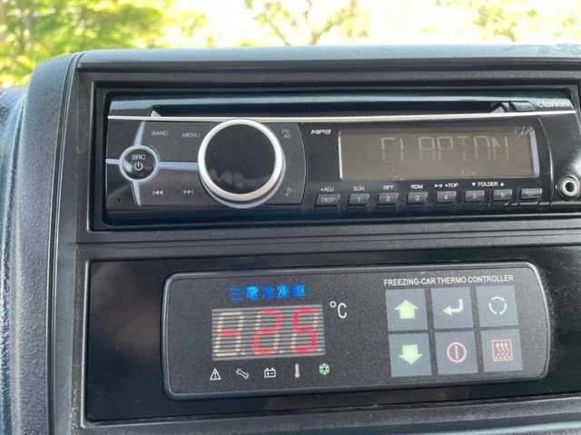MITSUBISHI三菱 CANTER  第15張相片