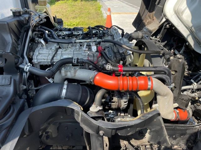 MITSUBISHI三菱 CANTER  第16張相片