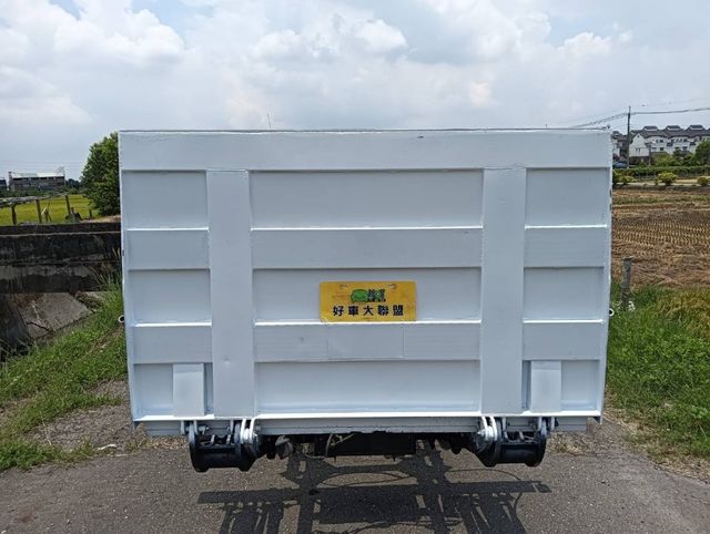ISUZU五十鈴 ELF  第4張相片