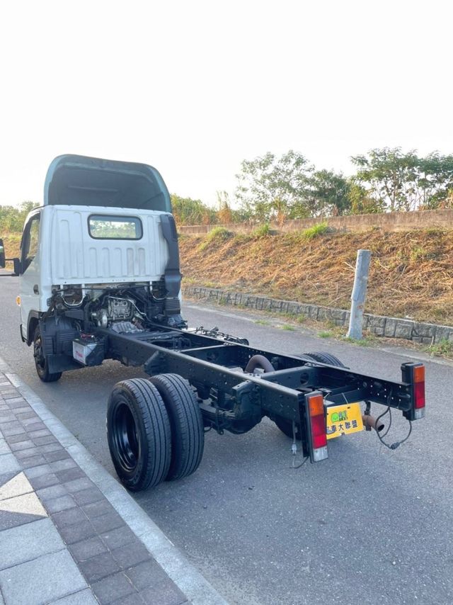 MITSUBISHI三菱 CANTER  第12張相片