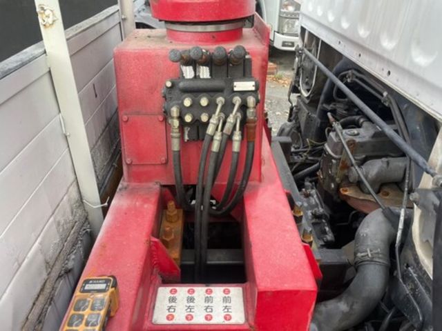 MITSUBISHI三菱 CANTER  第10張相片