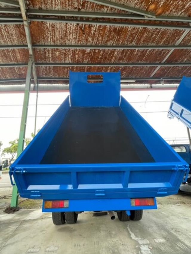 MITSUBISHI三菱 CANTER  第4張相片