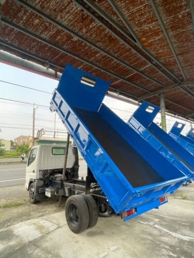 MITSUBISHI三菱 CANTER  第10張相片