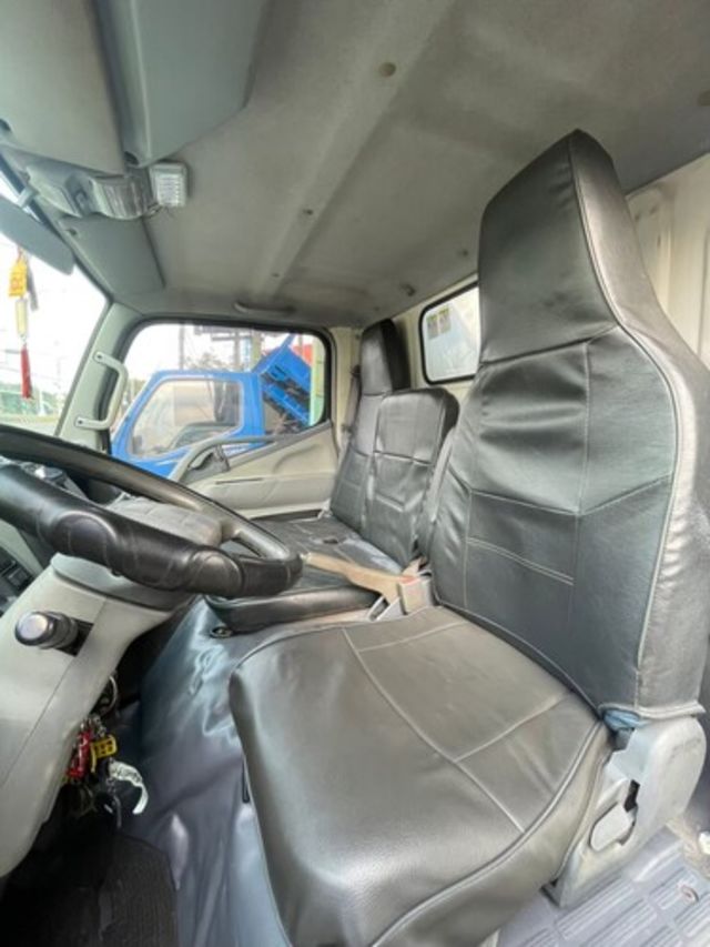 MITSUBISHI三菱 CANTER  第11張相片