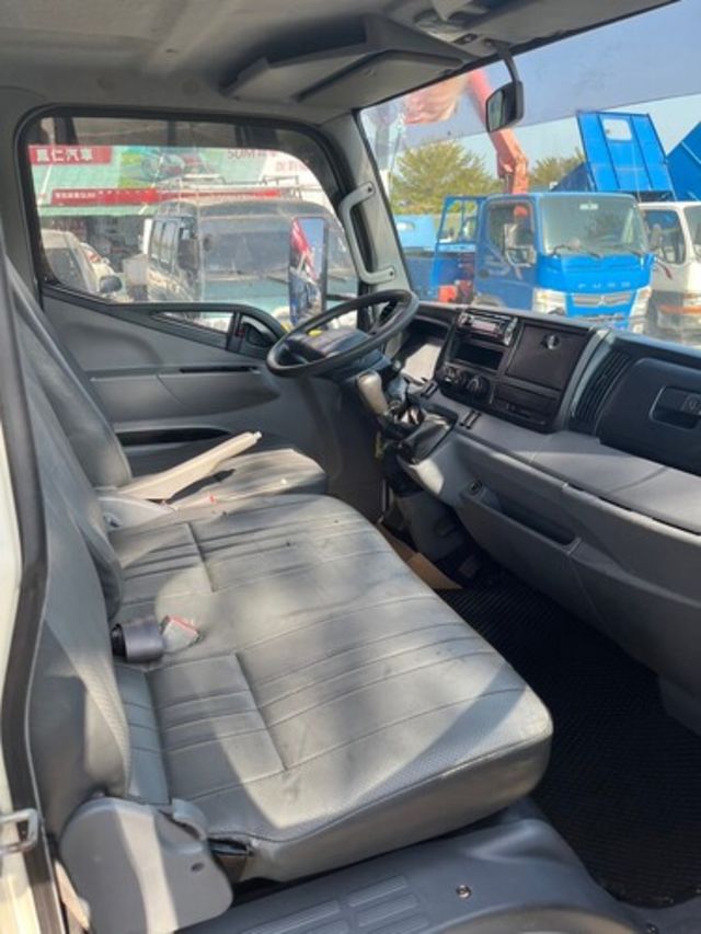 MITSUBISHI三菱 CANTER  第7張相片