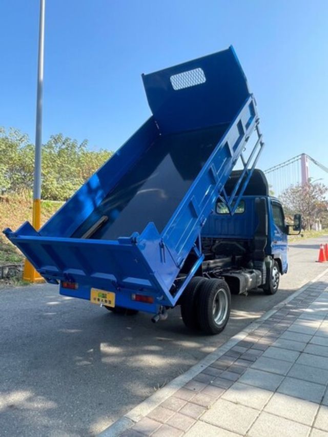 MITSUBISHI三菱 CANTER  第2張相片