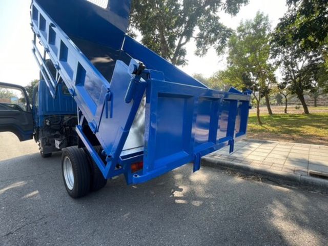 MITSUBISHI三菱 CANTER  第11張相片