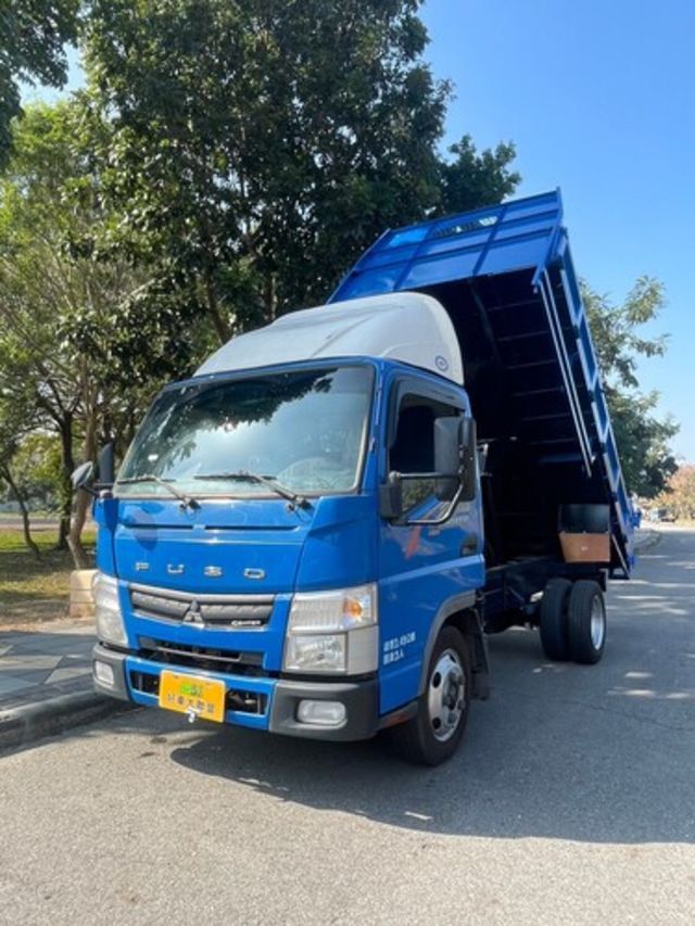 MITSUBISHI三菱 CANTER  第14張相片