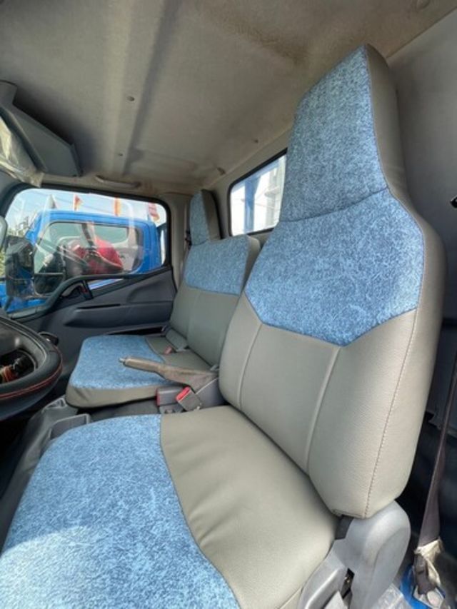 MITSUBISHI三菱 CANTER  第8張相片