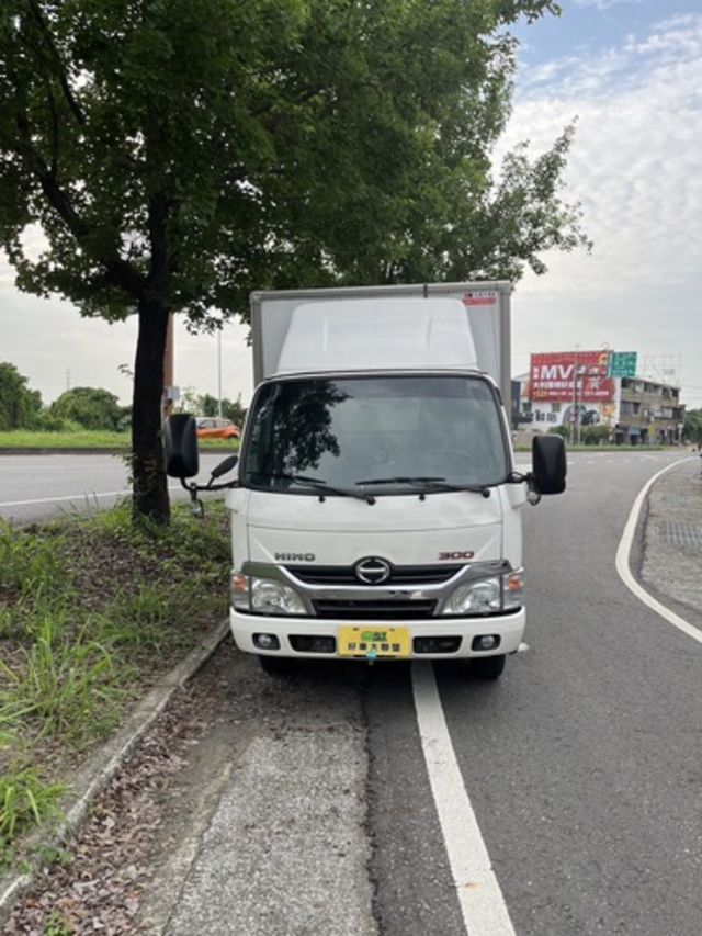 HINO日野 300  第3張相片