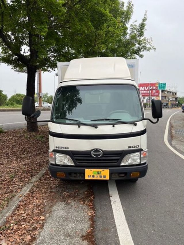 HINO日野 300  第3張相片