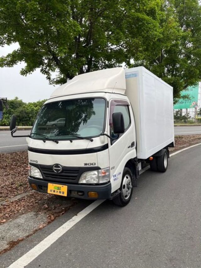 HINO日野 300  第8張相片