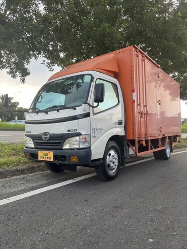 HINO日野 300  第14張相片