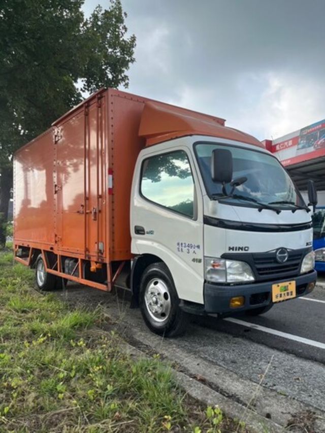 HINO日野 300  第15張相片