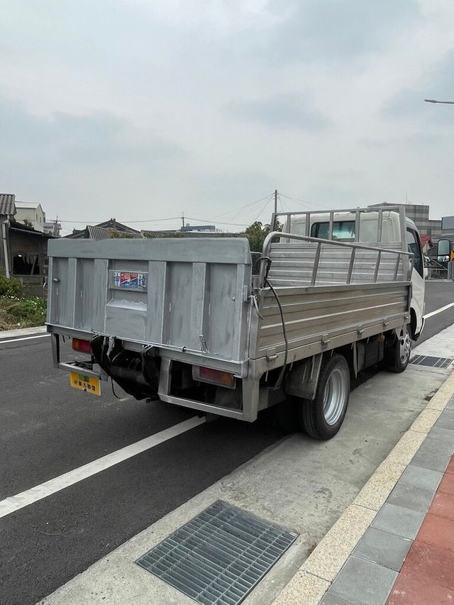 HINO日野 300  第3張相片