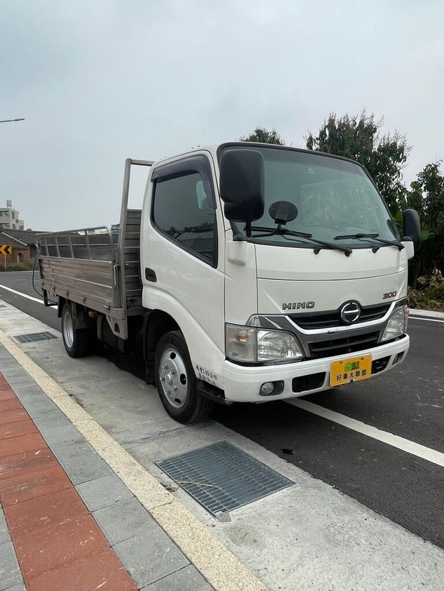 HINO日野 300  第25張相片