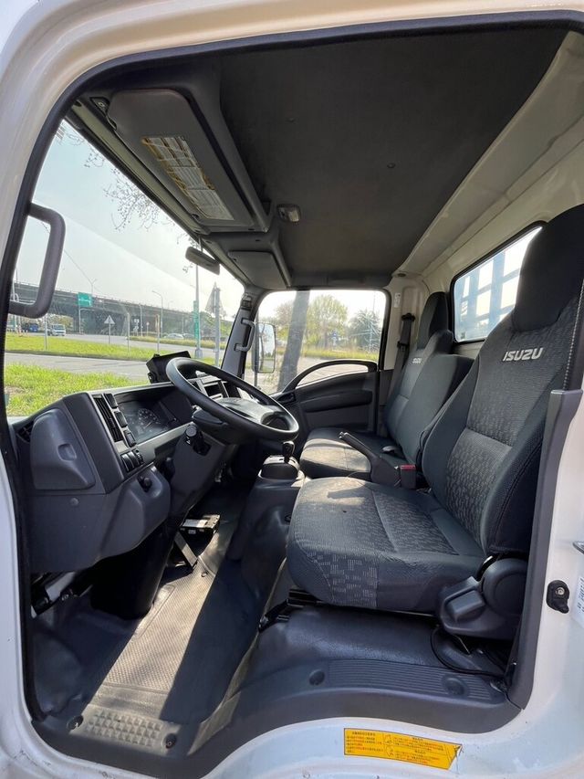 ISUZU五十鈴 ELF  第23張相片