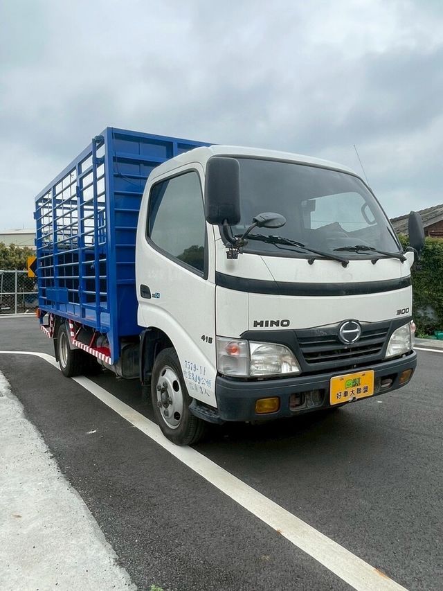 HINO日野 300  第7張相片