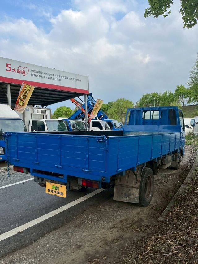 MITSUBISHI三菱 CANTER  第2張相片