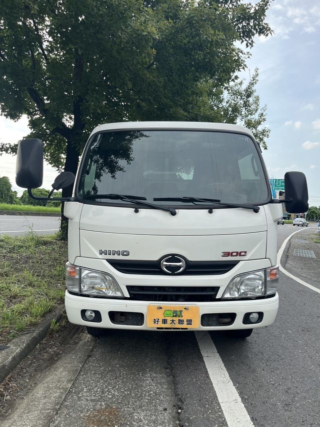 HINO日野 300  第3張相片