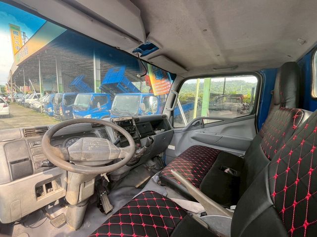 MITSUBISHI三菱 CANTER  第8張相片