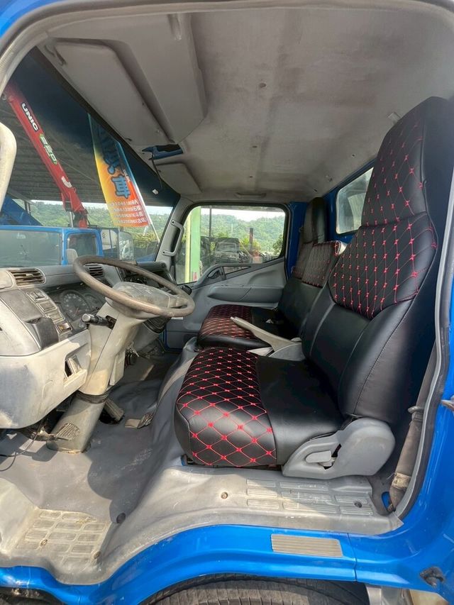 MITSUBISHI三菱 CANTER  第9張相片