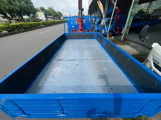 MITSUBISHI三菱 CANTER  第10張相片