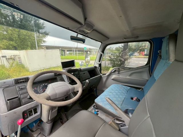 MITSUBISHI三菱 CANTER  第9張相片