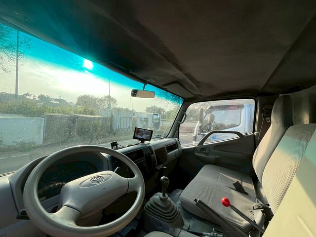 HINO日野 300  第10張相片