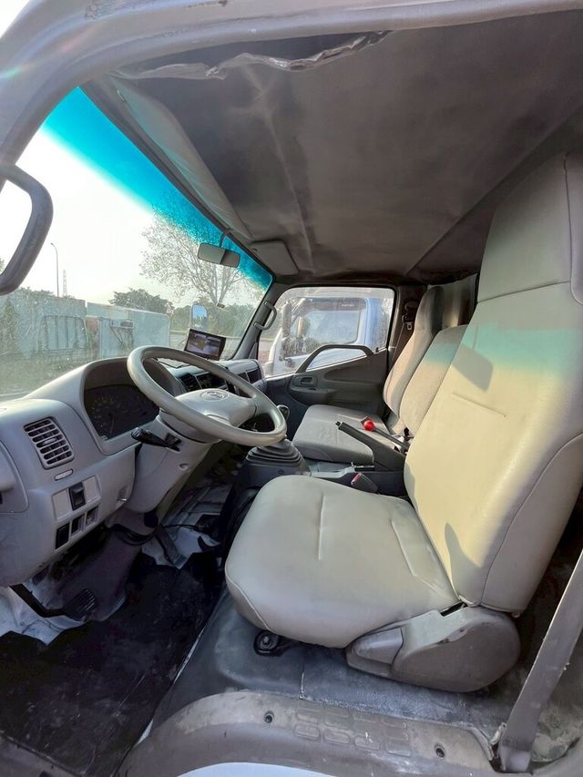 HINO日野 300  第11張相片