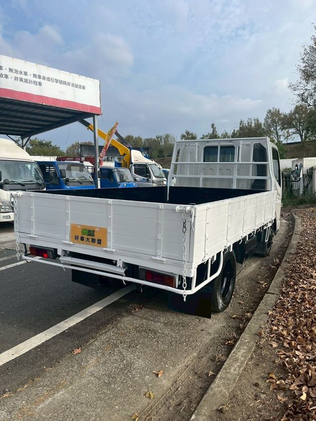 MITSUBISHI三菱 CANTER  第2張相片