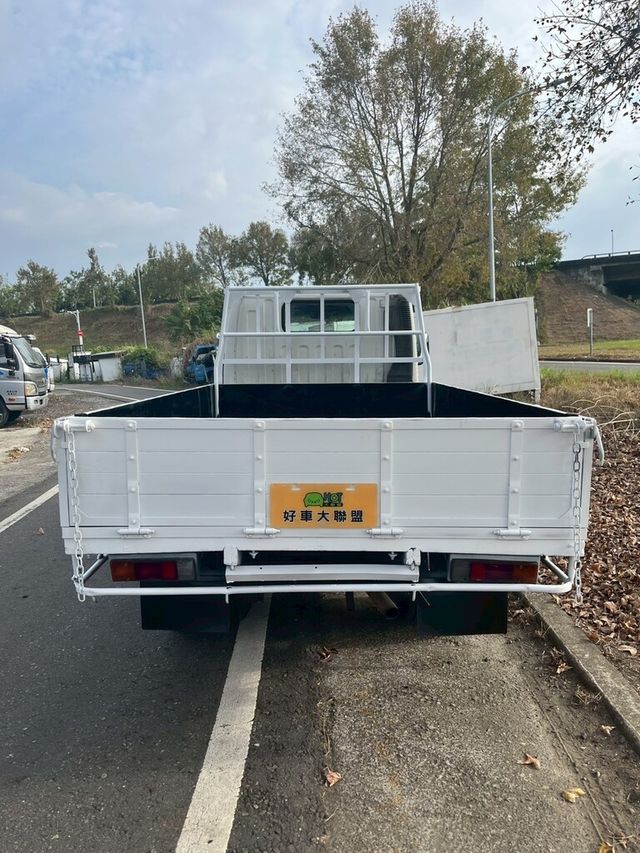 MITSUBISHI三菱 CANTER  第4張相片