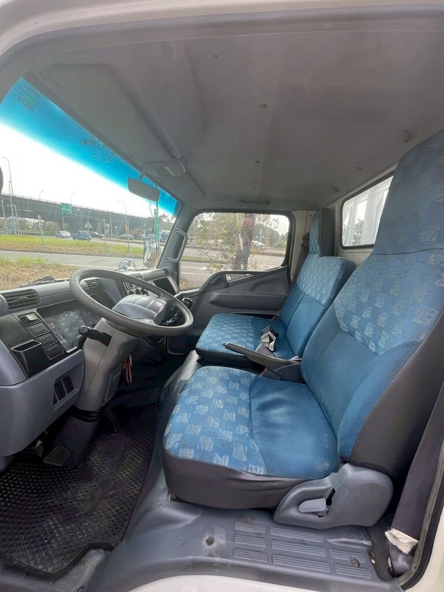 MITSUBISHI三菱 CANTER  第10張相片