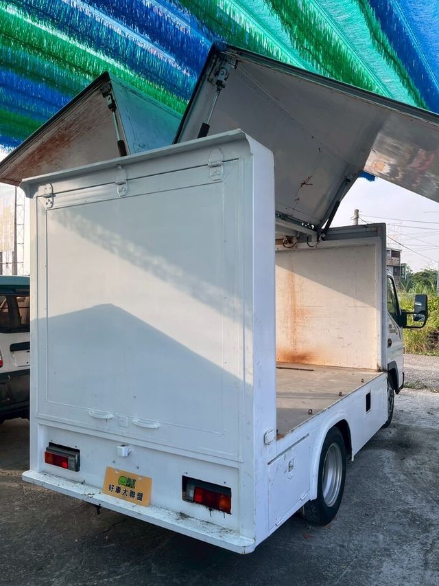 MITSUBISHI三菱 CANTER  第2張相片