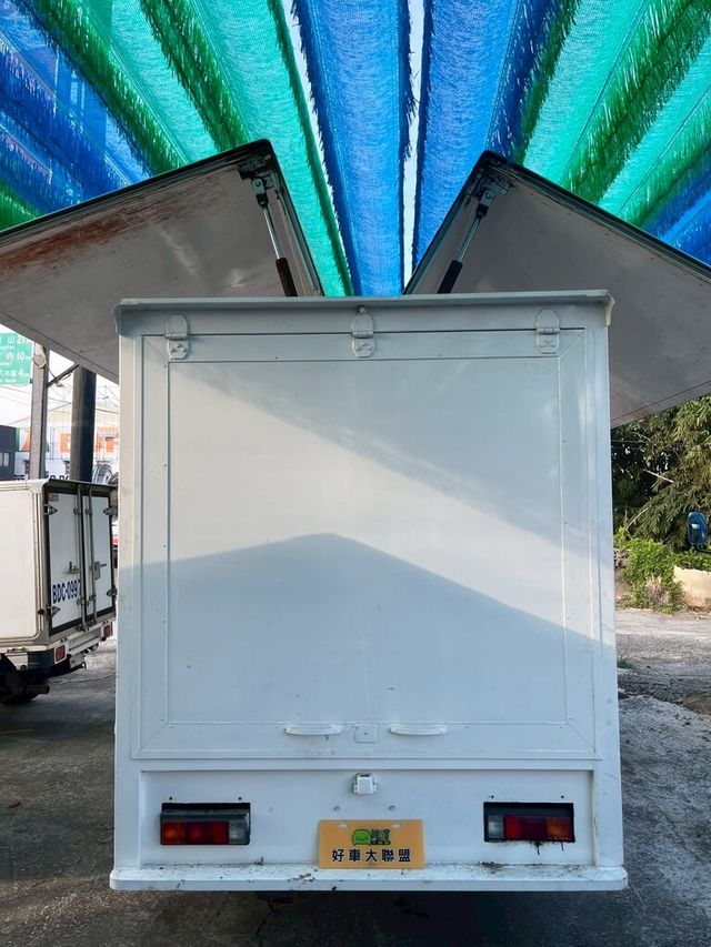 MITSUBISHI三菱 CANTER  第4張相片