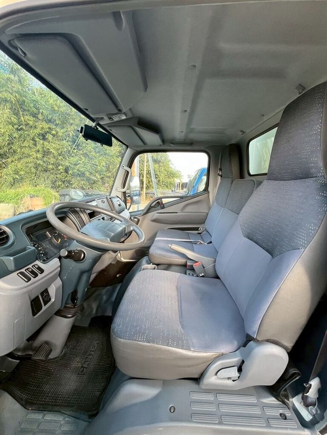 MITSUBISHI三菱 CANTER  第10張相片