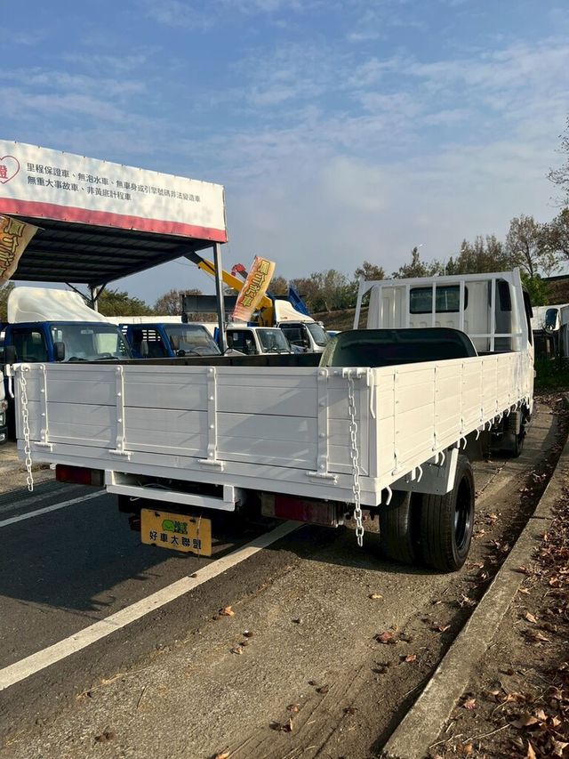 MITSUBISHI三菱 CANTER  第2張相片